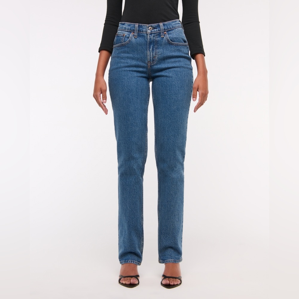 Abercrombie & Fitch Curve Love Mid Rise 90s Straight Jean